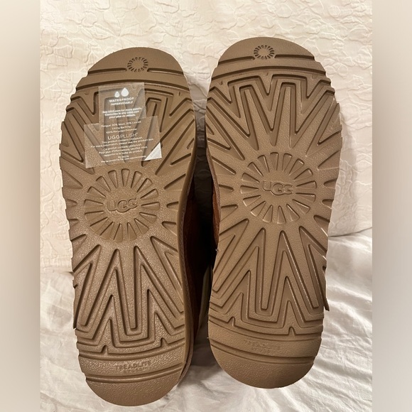 NWT UGG Women’s Tan WaterProof Hiking Boot size 7 s/n 1130772 - Picture 7 of 15
